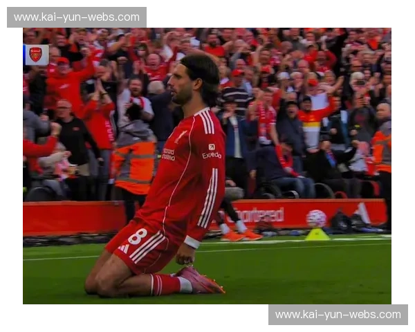 索博斯洛伊任意球四度破门，红军中场成定位球专家