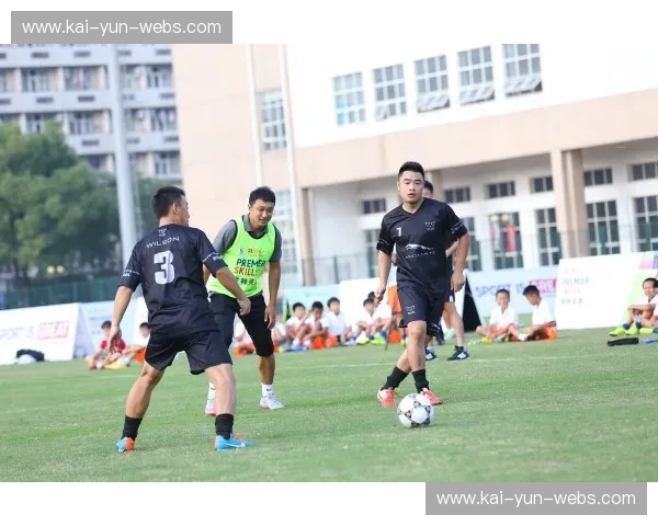 欧冠裁判培训项目：选拔年轻裁判参与欧冠赛事执法实习